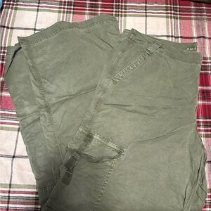 American Eagle Outfitters Women's Green Cargo Pants